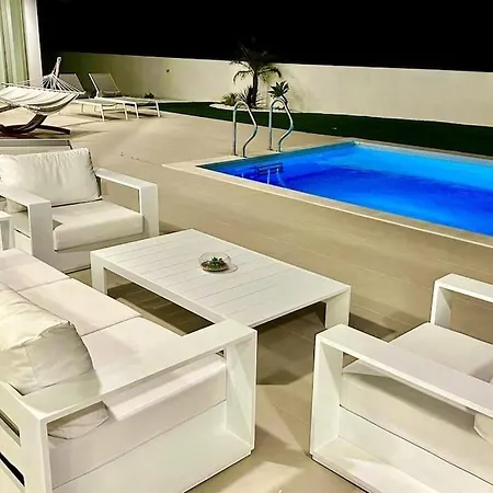 Willa Ocean View Architectural Modern *