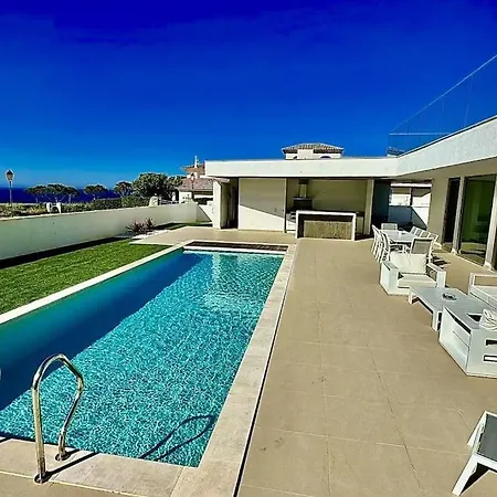 Ocean View Architectural Modern Willa Burgau