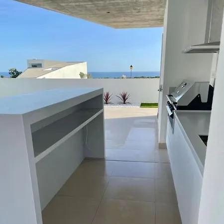 Willa Ocean View Architectural Modern